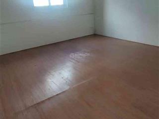 Trung tâm quận 3 thuận tiện di chuyển khắp tp hcm. sát mặt tiền đường lê văn sỹ. nhà rộng thoáng