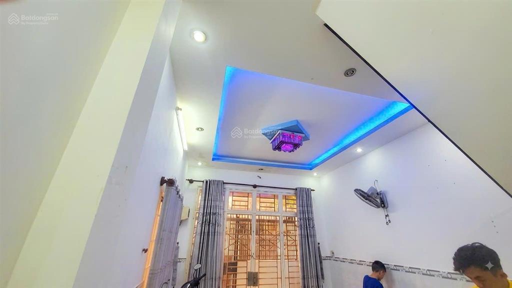 Bán nr tại lê văn sỹ, 5,3 tỷ, 30m2, 2pn, 2wc, 2 tầng