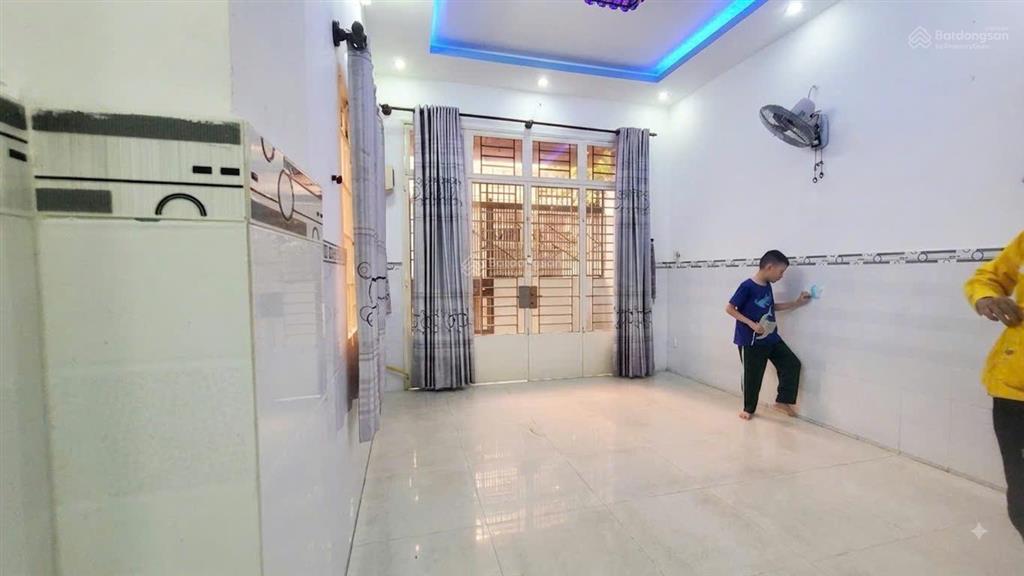 Bán nr tại lê văn sỹ, 5,3 tỷ, 30m2, 2pn, 2wc, 2 tầng