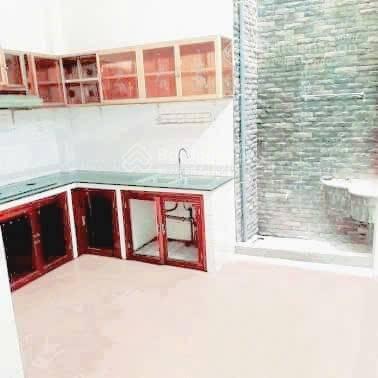 6pn, 3wc, nhà cách đường chính hồ bá kiện chỉ 45m, hẻm trước nhà 3m, cách hẻm xe hơi 5m