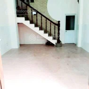 6pn, 3wc, nhà cách đường chính hồ bá kiện chỉ 45m, hẻm trước nhà 3m, cách hẻm xe hơi 5m