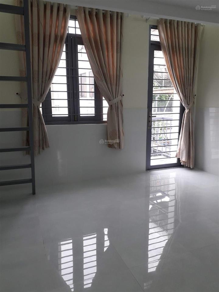 Hẻm xe hơi quay đầu  dt 61.5m2  4 tầng btct