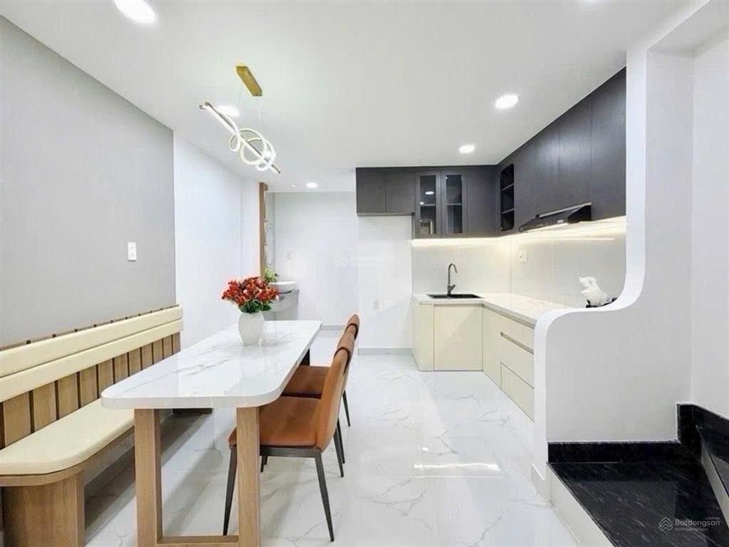 Nhà phú nhuận thuận tiện ra sân bay  34m2  quận 1  chỉ 8.7 tỷ