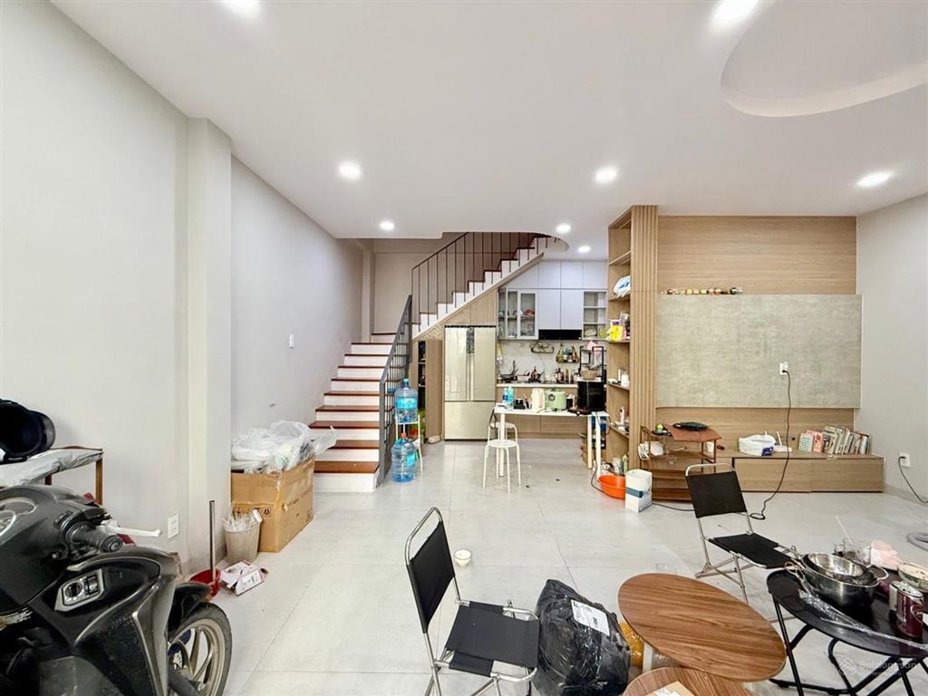 Nhà phú nhuận thuận tiện ra sân bay  34m2  quận 1  chỉ 8.7 tỷ