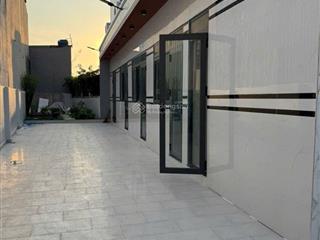 Nhà sân vườn  xe hơi đậu trong nhà 113m2 thực tế 160m2 chỉ 6tỷ9  shr  hoàn công đủ