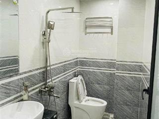 Cần cho thuê gấp nhà tây sơn  thái hà, dt 80m2 x 3 tầng, mặt tiền 5m, ô tô đỗ cửa. gía 16tr/th