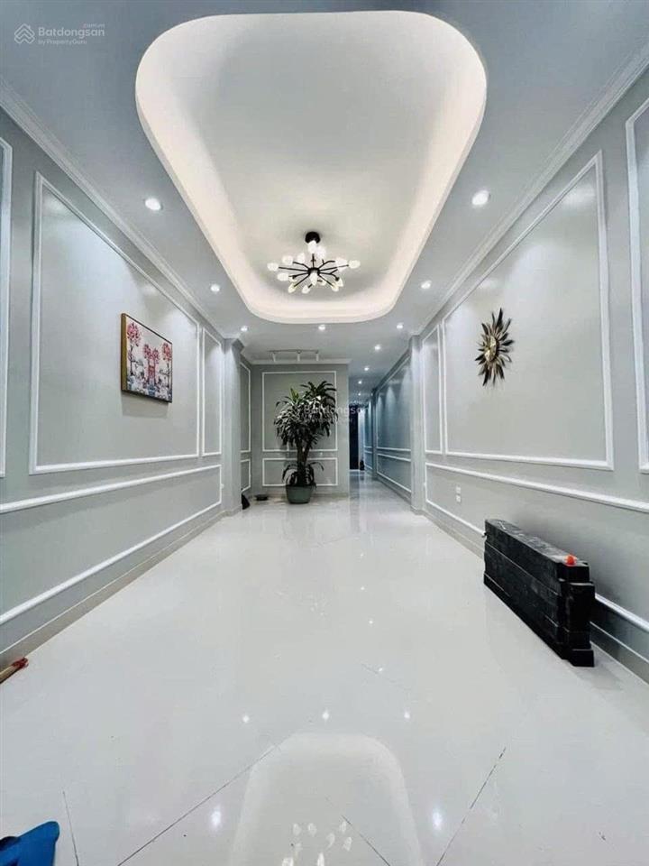 Cần cho thuê gấp nhà phố láng hạ, dt 80m2 x 8 tầng, mặt tiền 5m. ngõ ô tô tránh,thang máy. gía 40tr