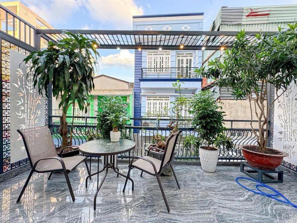Chuyển công tác bán gấp nhà hẻm 5m hồng bàng, 60m2, 4 tầng, 4pn, có sân thượng,đối diện thuận kiều