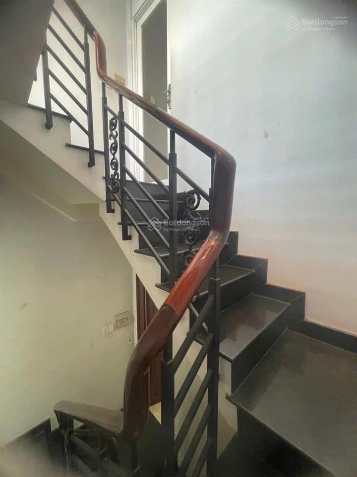 Quận 1, bến chương dương  giá 7,8ty  3pn 4wc, hẻm 6m, diện tích 27,9m2