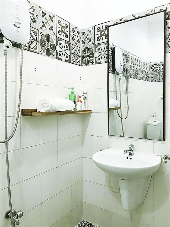 Quận 1, bùi viện  giá 4,43 tỷ  2pn 1wc, dt 25m2