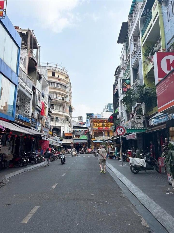 Q1, gần bùi viện  giá 4,6 tỷ ngang 4,2m, dtsd 30m2
