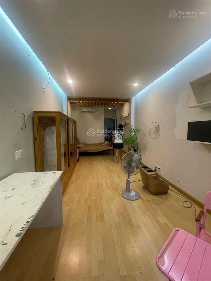 Quận 1, tôn thất tùng giá 14,2tỷ 63m2  5pn6wc, 5tầng, cách mặt tiền 50m  vân 0388 515 ***