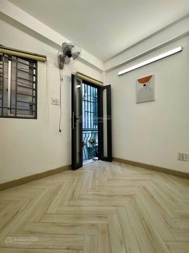 Quận 1, trần khắc chân  giá 2,2 tỷ  2pn2wc, full nội thất, nhà mới đẹp   vân 0388 515 ***