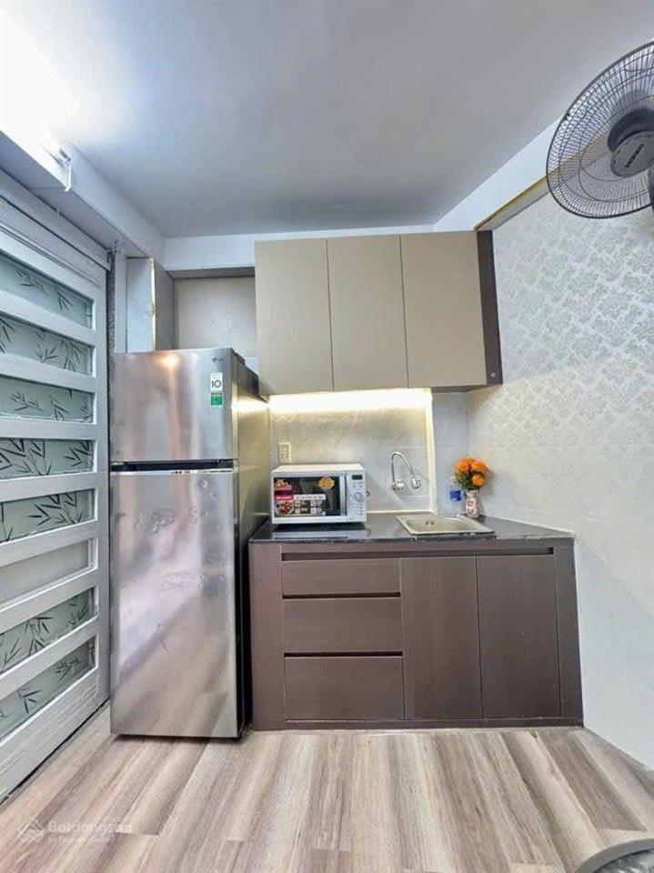 Quận 1, trần khắc chân  giá 2,2 tỷ  2pn2wc, full nội thất, nhà mới đẹp   vân 0388 515 ***