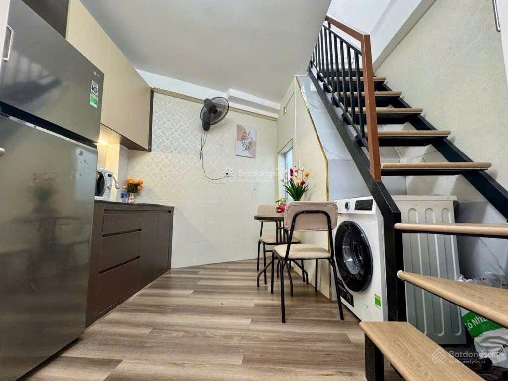 Quận 1, trần khắc chân  giá 2,2 tỷ  2pn2wc, full nội thất, nhà mới đẹp   vân 0388 515 ***