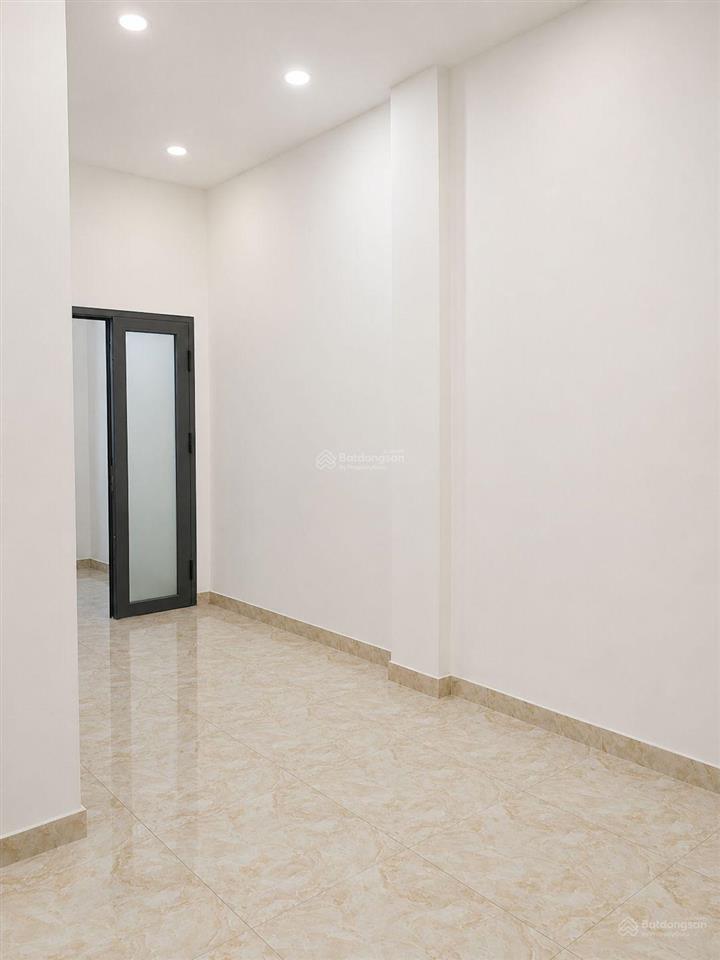 Quận 1, võ văn kiệt, ngang 5m, 54m2  giá 8tỷ, shr, hoàn công đủ   vân 0388 515 ***
