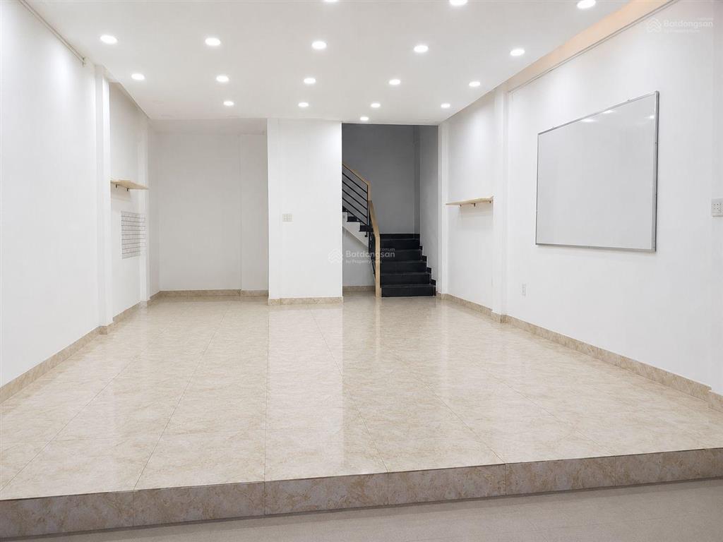 Quận 1, võ văn kiệt, ngang 5m, 54m2  giá 8tỷ, shr, hoàn công đủ   vân 0388 515 ***