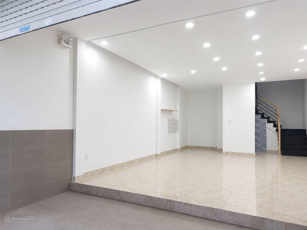 Quận 1, võ văn kiệt, ngang 5m, 54m2  giá 8tỷ, shr, hoàn công đủ   vân 0388 515 ***