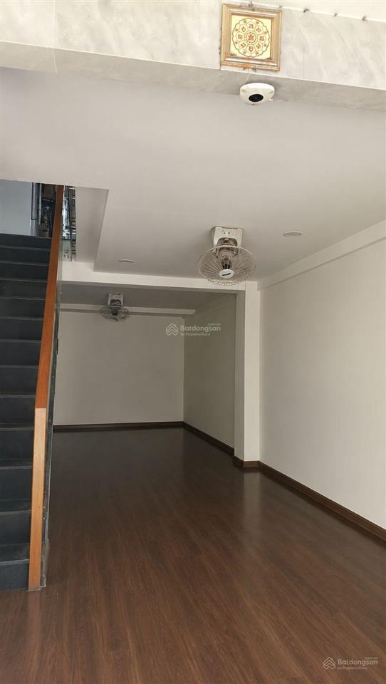 Quận 1, nguyễn trãi, hxh  giá 9,9tỷ, thực tế 70m2, công nhận 43m2, shr   vân 0388 515 ***