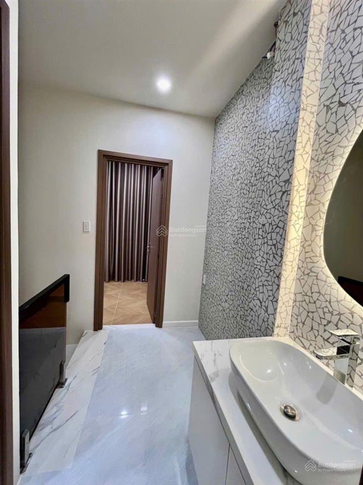 Q1, trần nhật duật  3pn2wc, dt sàn 59m2  giá 6,25 tỷ, nhà mới đẹp, full nt   vân 0388 515 ***