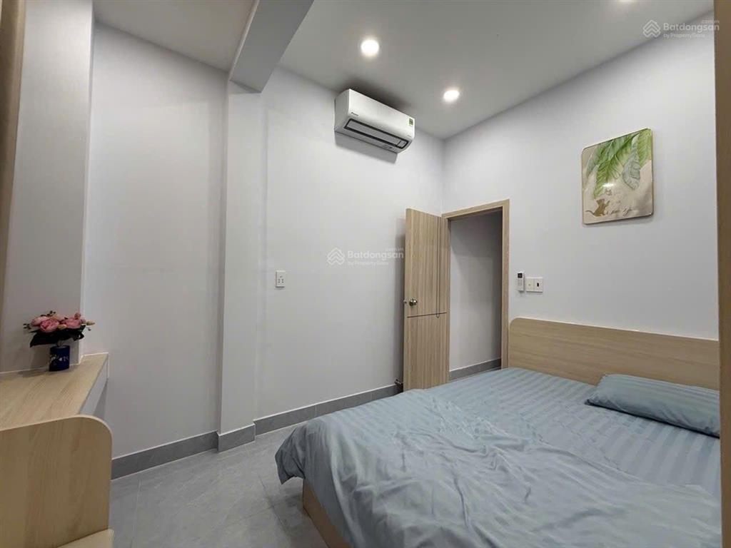 Q1, nguyễn cảnh chân  3x10m, 3pn2wc  giá 6,8 tỷ, hẻm oto   vân 0388 515 ***