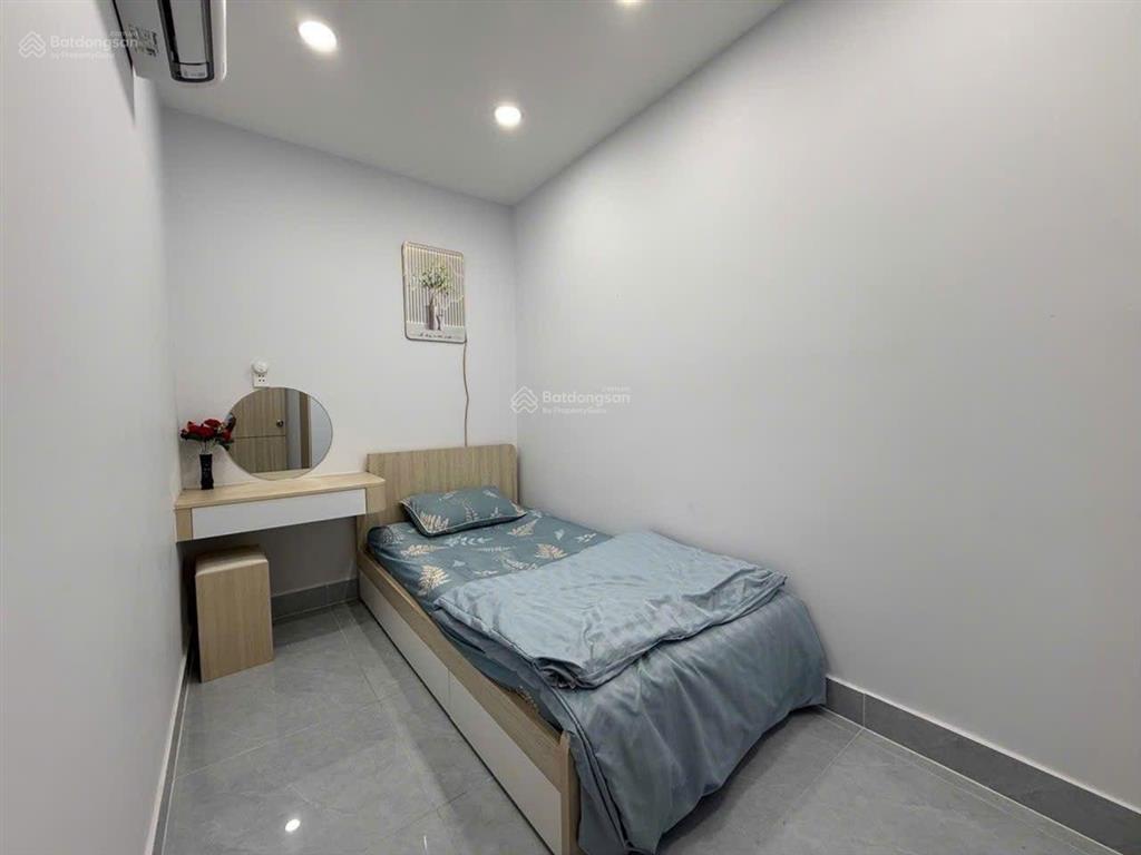 Q1, nguyễn cảnh chân  3x10m, 3pn2wc  giá 6,8 tỷ, hẻm oto   vân 0388 515 ***