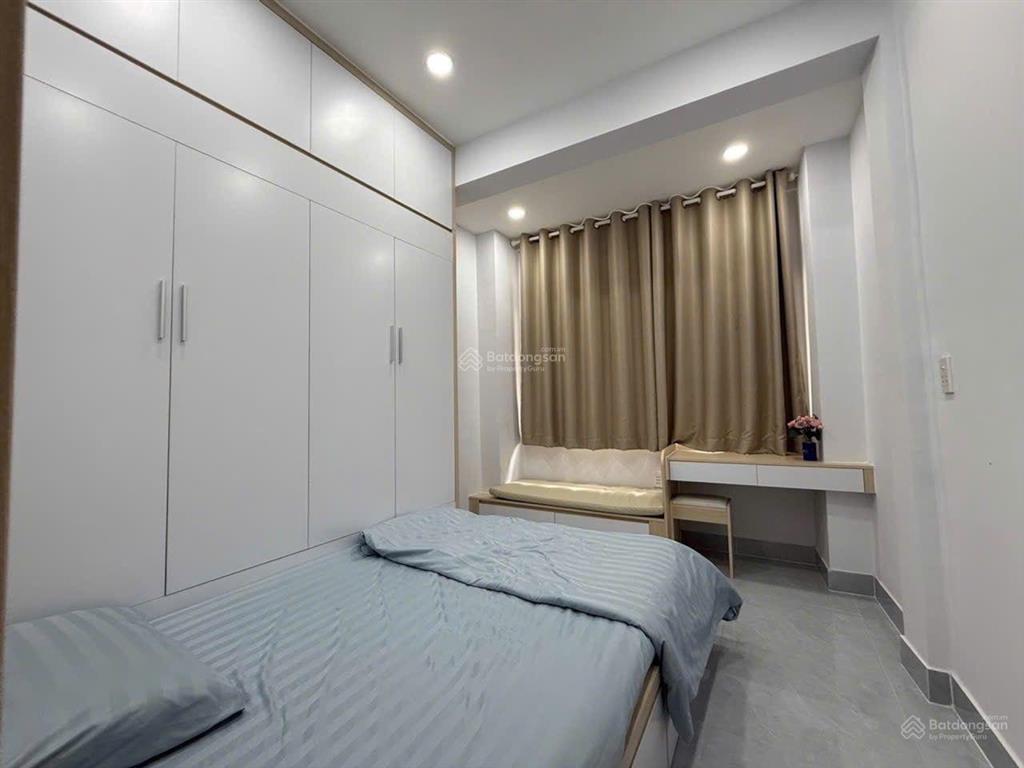 Q1, nguyễn cảnh chân  3x10m, 3pn2wc  giá 6,8 tỷ, hẻm oto   vân 0388 515 ***