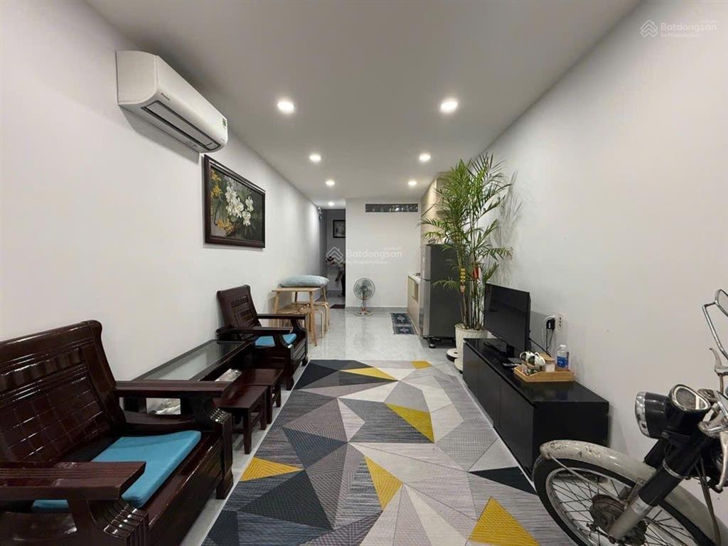 Q1, nguyễn cảnh chân  3x10m, 3pn2wc  giá 6,8 tỷ, hẻm oto   vân 0388 515 ***