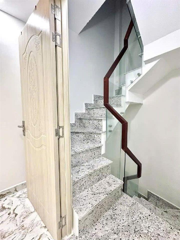 Q1, nguyễn cảnh chân, lô góc  9 tỷ  5 tầng, 3pn4wc, shr   vân 0388 515 ***