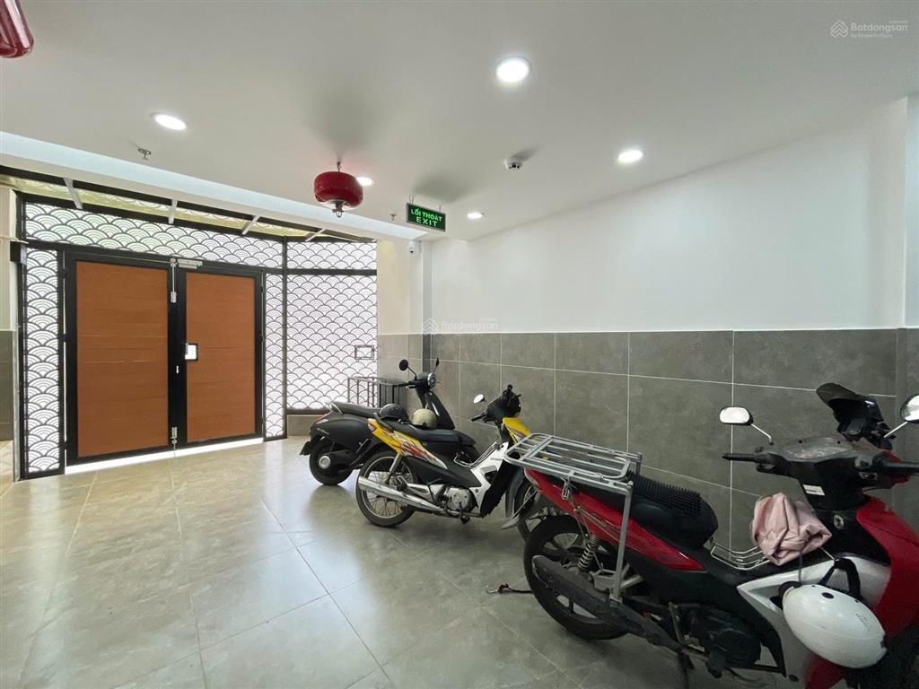 Thuê ngay phòng của sổ sáng, máy giặt riêng hầm xe thang máy, phạm văn đồng gần đại học công nghiệp