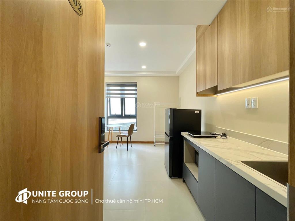 Cho thuê căn hộ 32m2 cửa sổ sáng hầm xe thang máy trần quý cáp gần đại học văn lang,  0842 672 ***
