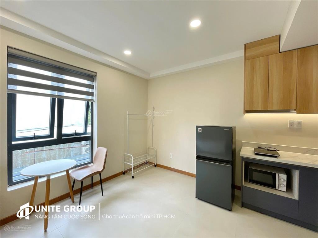Cho thuê căn hộ 32m2 cửa sổ sáng hầm xe thang máy trần quý cáp gần đại học văn lang,  0842 672 ***