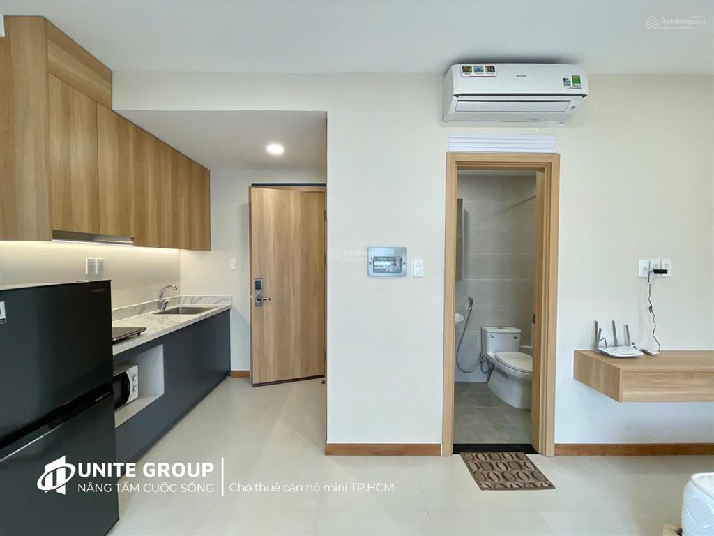 Cho thuê căn hộ 32m2 cửa sổ sáng hầm xe thang máy trần quý cáp gần đại học văn lang,  0842 672 ***