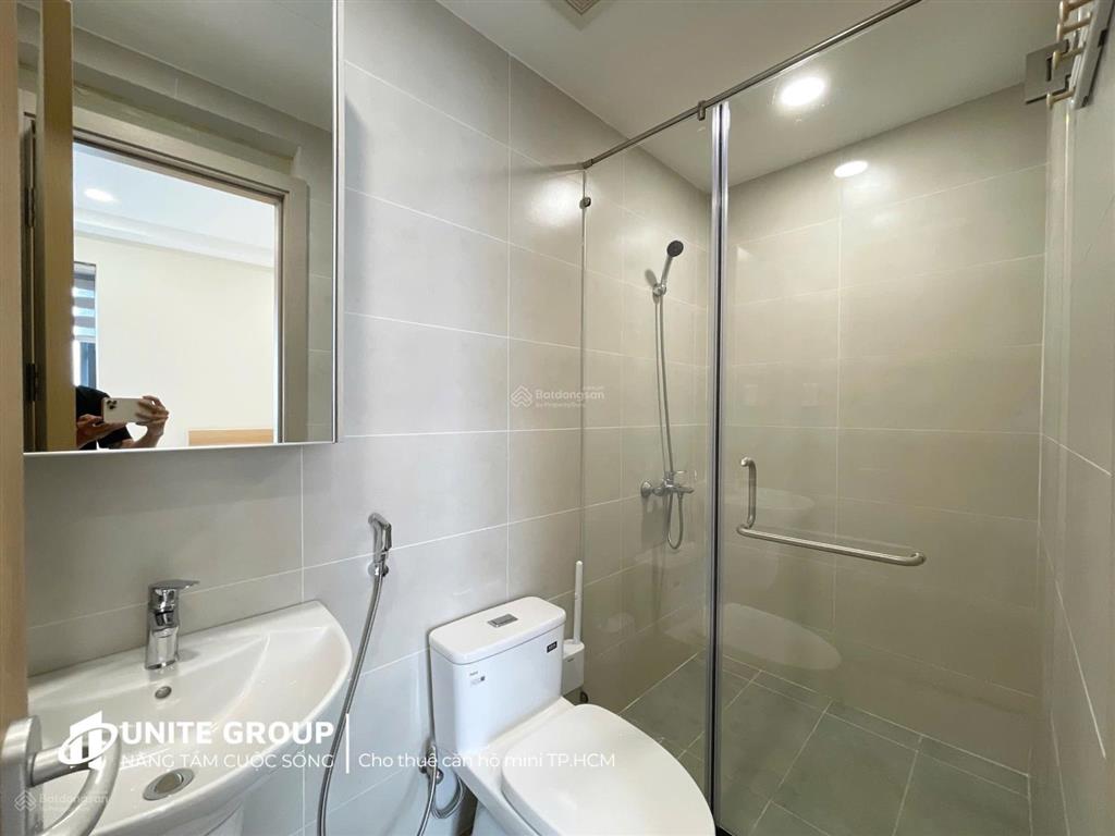 Cho thuê căn hộ 32m2 cửa sổ sáng hầm xe thang máy trần quý cáp gần đại học văn lang,  0842 672 ***