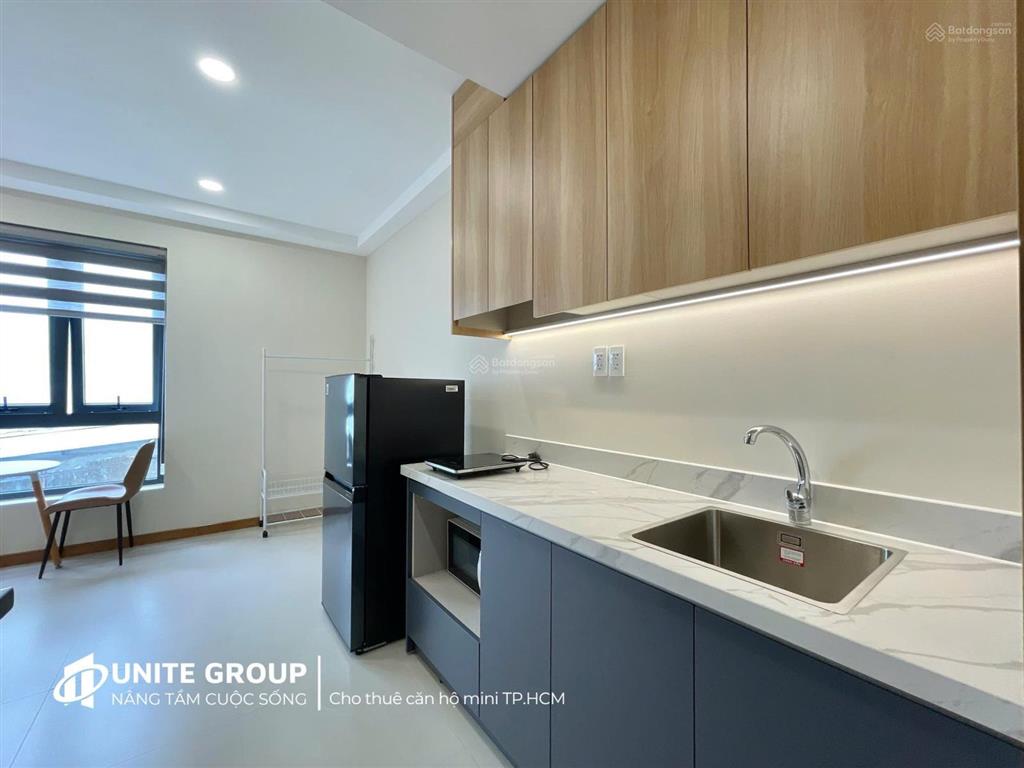 Cho thuê căn hộ 32m2 cửa sổ sáng hầm xe thang máy trần quý cáp gần đại học văn lang,  0842 672 ***