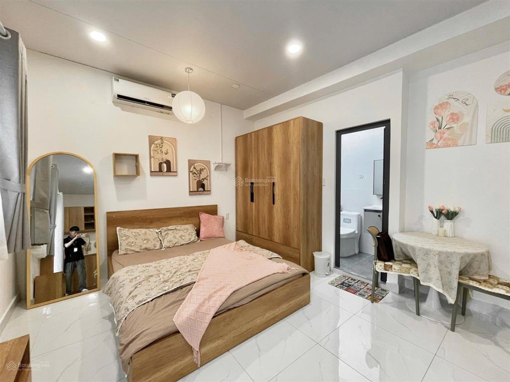 Cho thuê phòng ban công full nội thất có thang máy ngay nguyễn thái sơn gần bệnh viện quân y