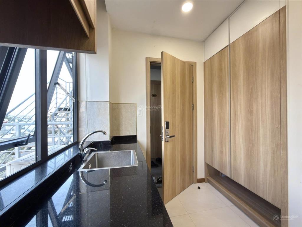 Căn hộ cửa sổ sáng 35m2 đầy đủ nội thất thang máy nơ trang long trung tâm bình thạnh  0842 672 ***