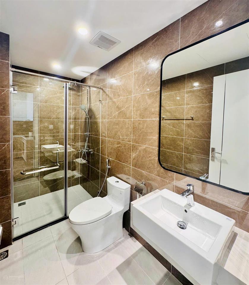 Chủ cần tiền bán gấp căn 2n1 tòa i2 55m2 giá tham khảo tốt trong khu vực