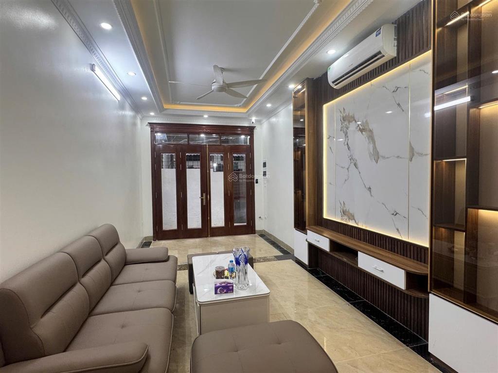 Bán nhà minh khai, hà nội, nhà nằm trong khuôn viên khu đô thị times city 40m2*6 tầng thang máy