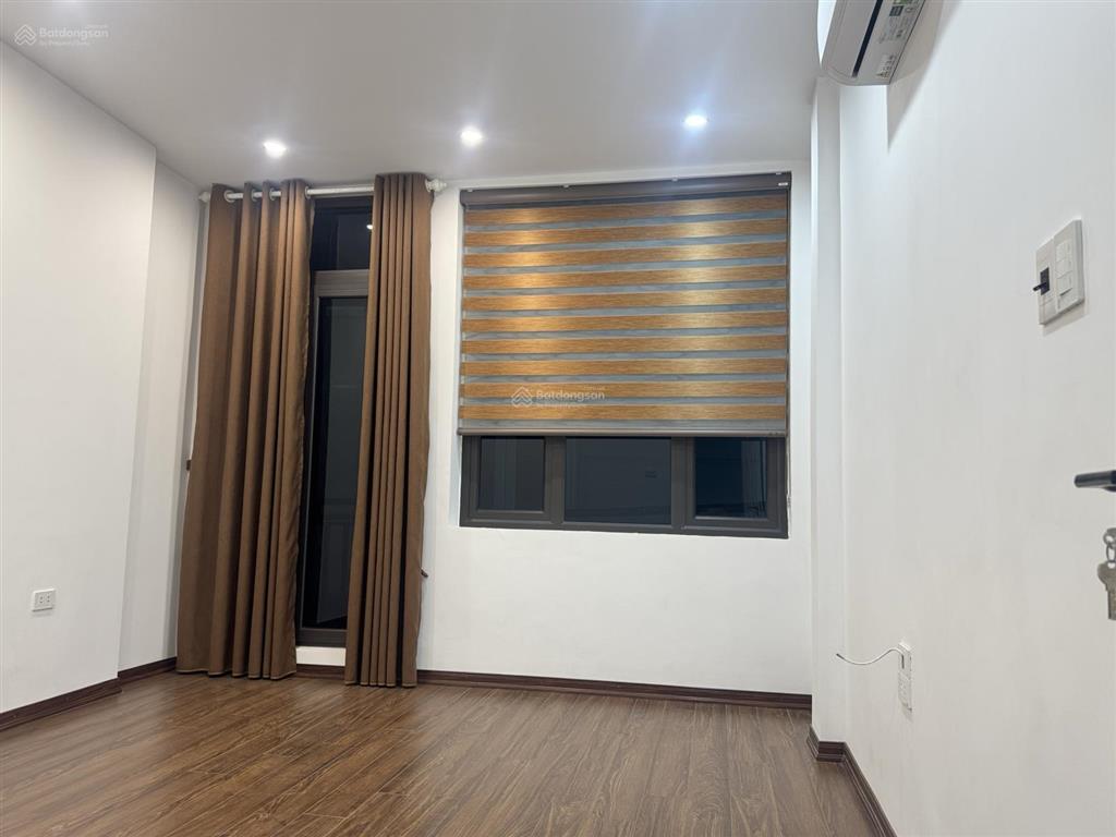 Chính chủ bán nhà sô 14 ngõ 622 minh khai, phường tương mai, hn 40m2*6tầng có thang máy