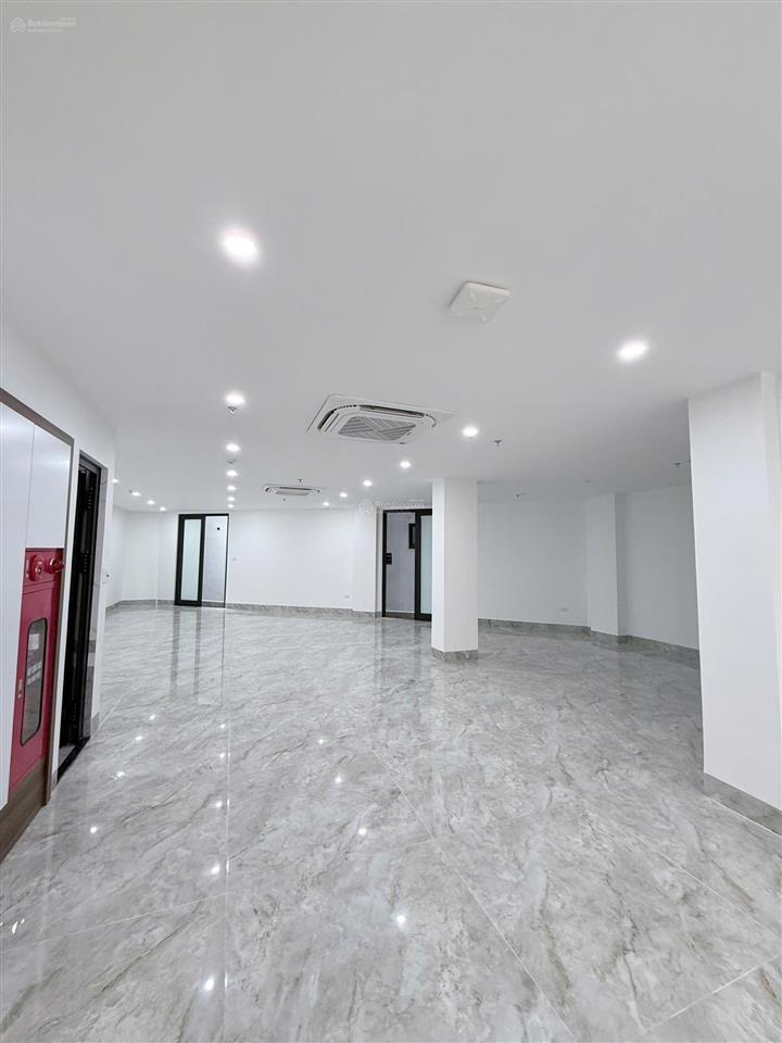 Cho thuê mặt bằng kinh doanh 130m2 ngay mặt đường phú diễn  bắc từ liêm  hà nội