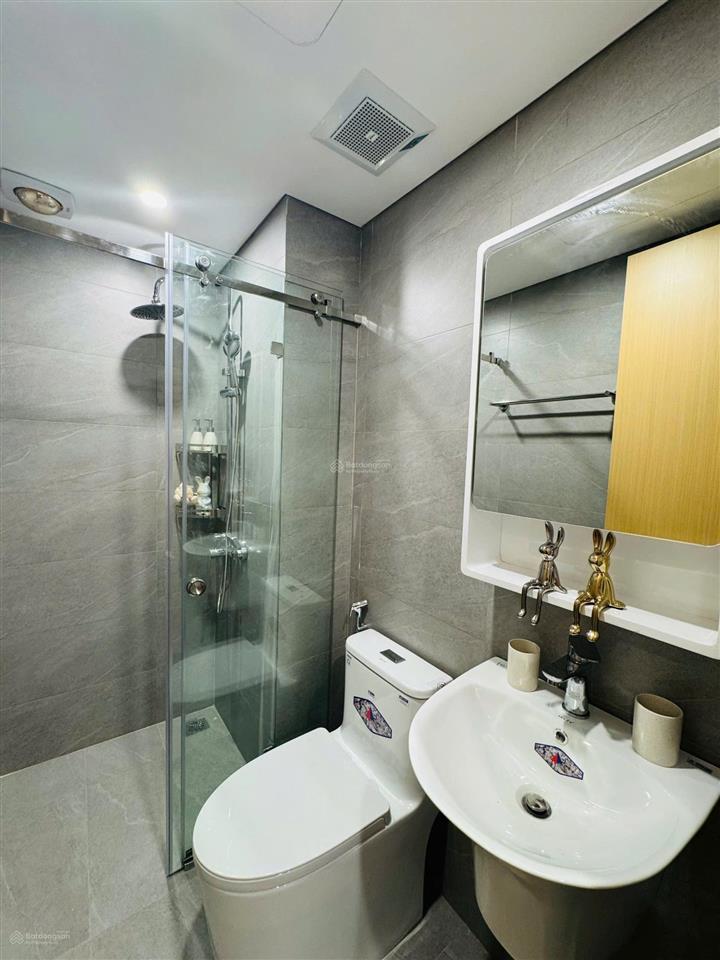 Cho thuê căn hộ 2pn mới ngay đường nguyễn chí thanh  50m2 full nội thất cao cấp!!
