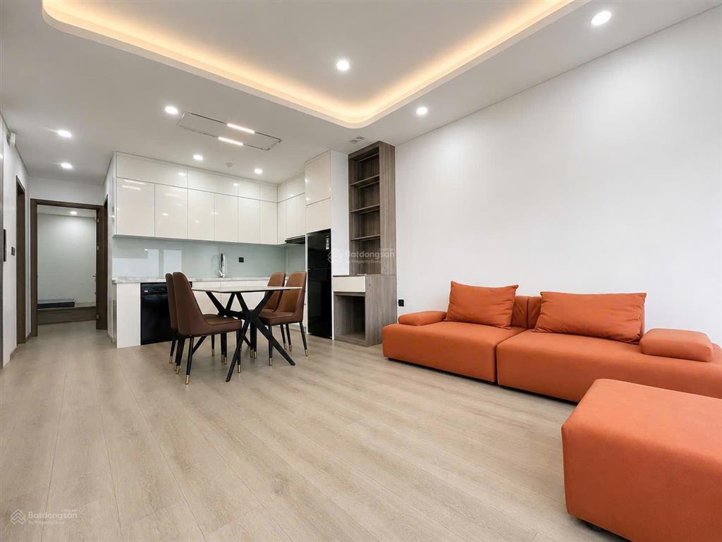 Cho thuê căn hộ 2 ngủ 1 khách tại tứ liên  tây hồ, full nội thất cao cấp, có nhận khách tây.