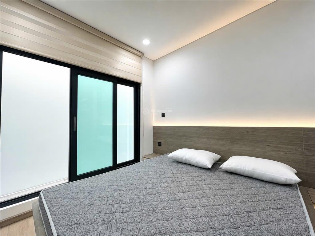 Cho thuê căn hộ 2 ngủ 1 khách tại tứ liên  tây hồ, full nội thất cao cấp, có nhận khách tây.