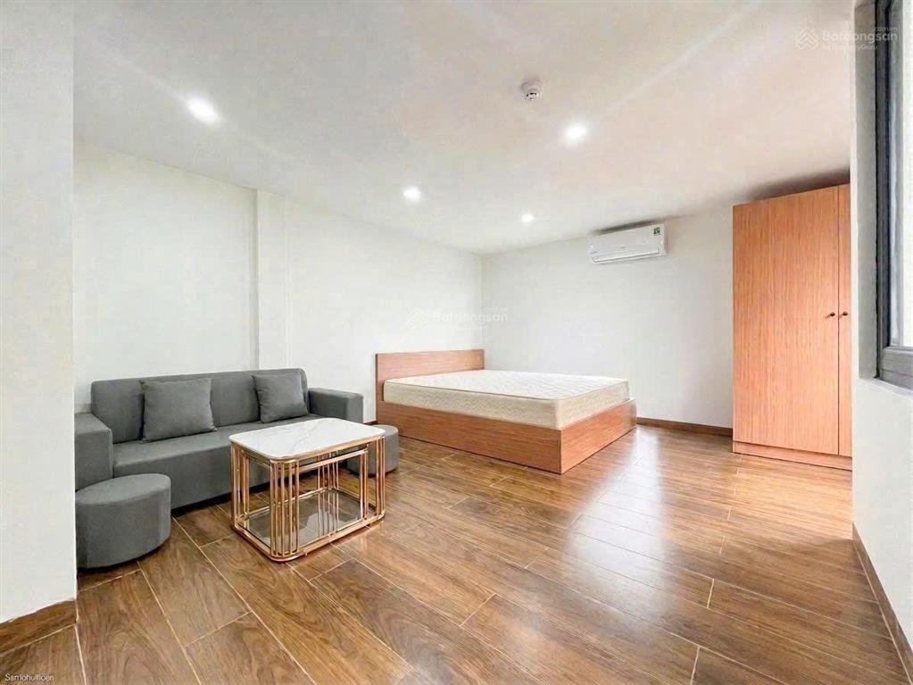 Cho thuê căn hộ cách hồ tây 200m, ô tô đỗ cửa, full đồ cao cấp, ở ngay!!