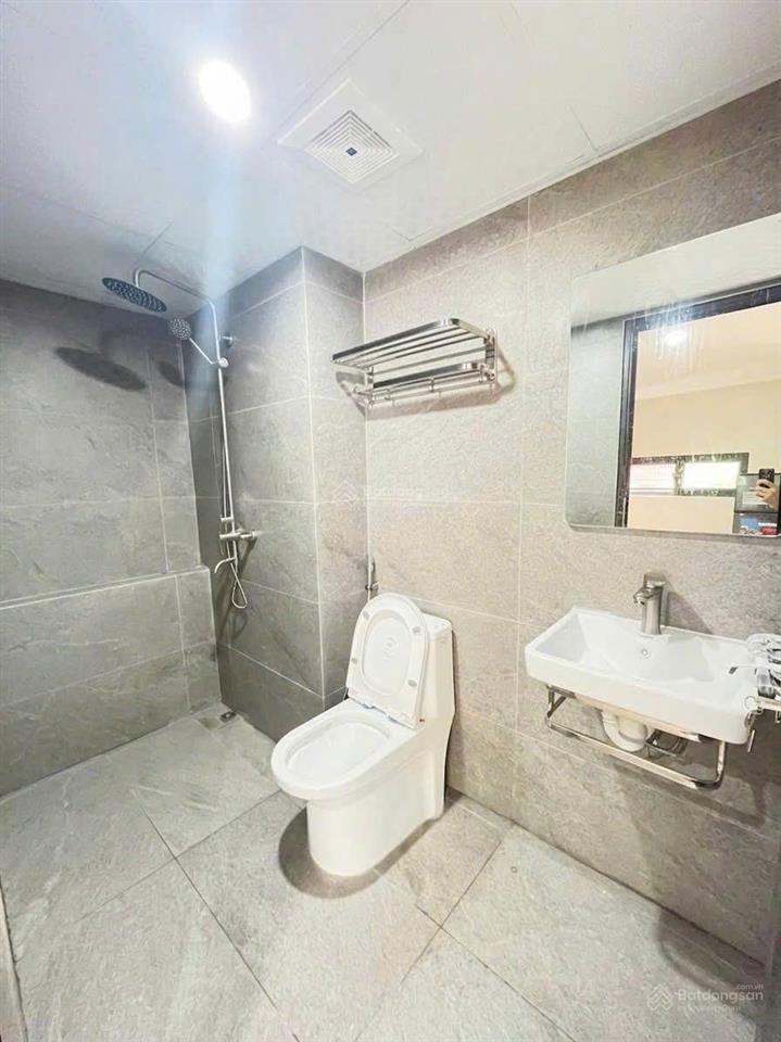 Cho thuê căn hộ cách hồ tây 200m, ô tô đỗ cửa, full đồ cao cấp, ở ngay!!