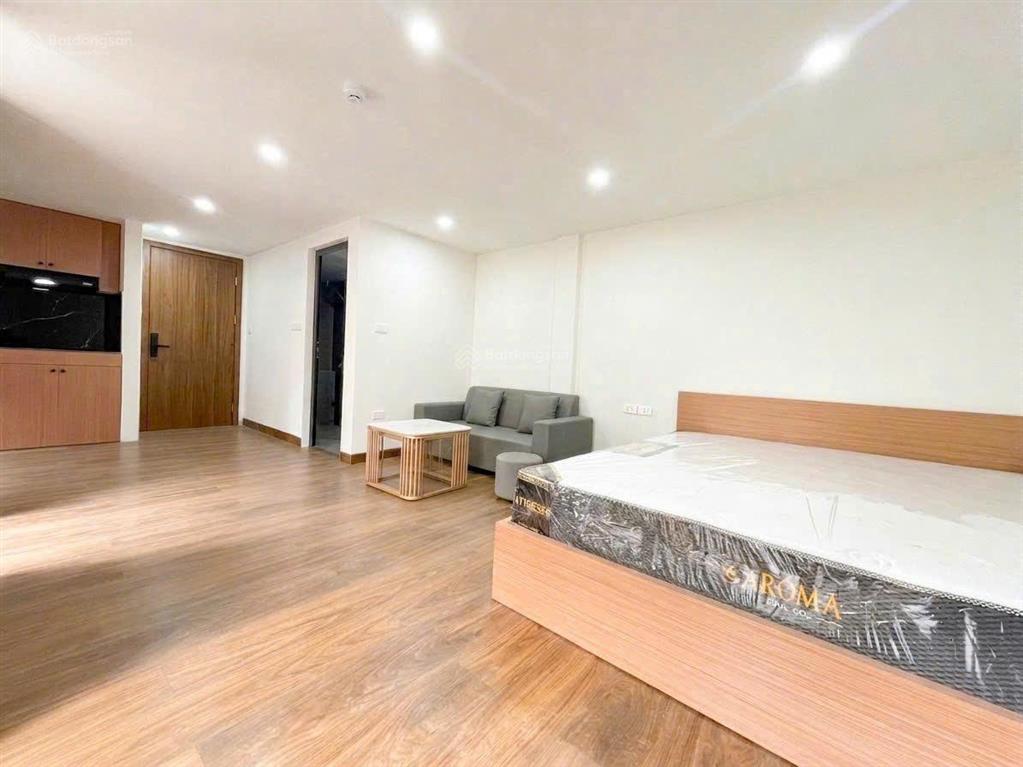 Cho thuê căn hộ cách hồ tây 200m, ô tô đỗ cửa, full đồ cao cấp, ở ngay!!