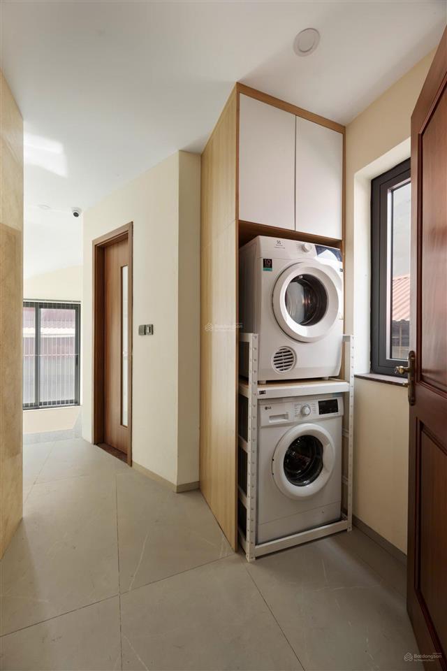 Cho thuê căn hộ mới tinh 60m2, 14tr2 ngay tại mặt phố phan đình phùng, hà nội  hot