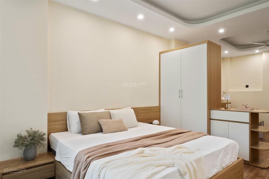 Cho thuê căn hộ mới tinh 60m2, 14tr2 ngay tại mặt phố phan đình phùng, hà nội  hot