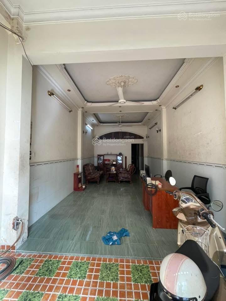Nhà mt tên lửa, hơn 3pn, dt 80m2, 4 tầng, giá 12.5 tỷ tl